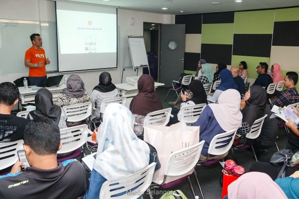 PKNS X Shopee landasan usahawan berniaga