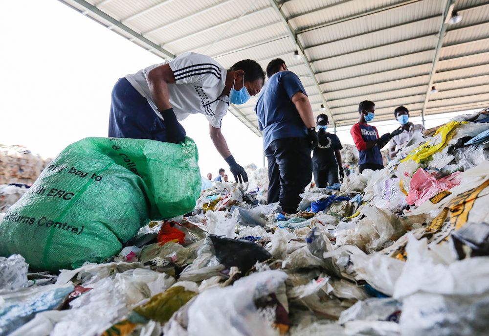 Kilang kitar semua plastik terima notis penutupan