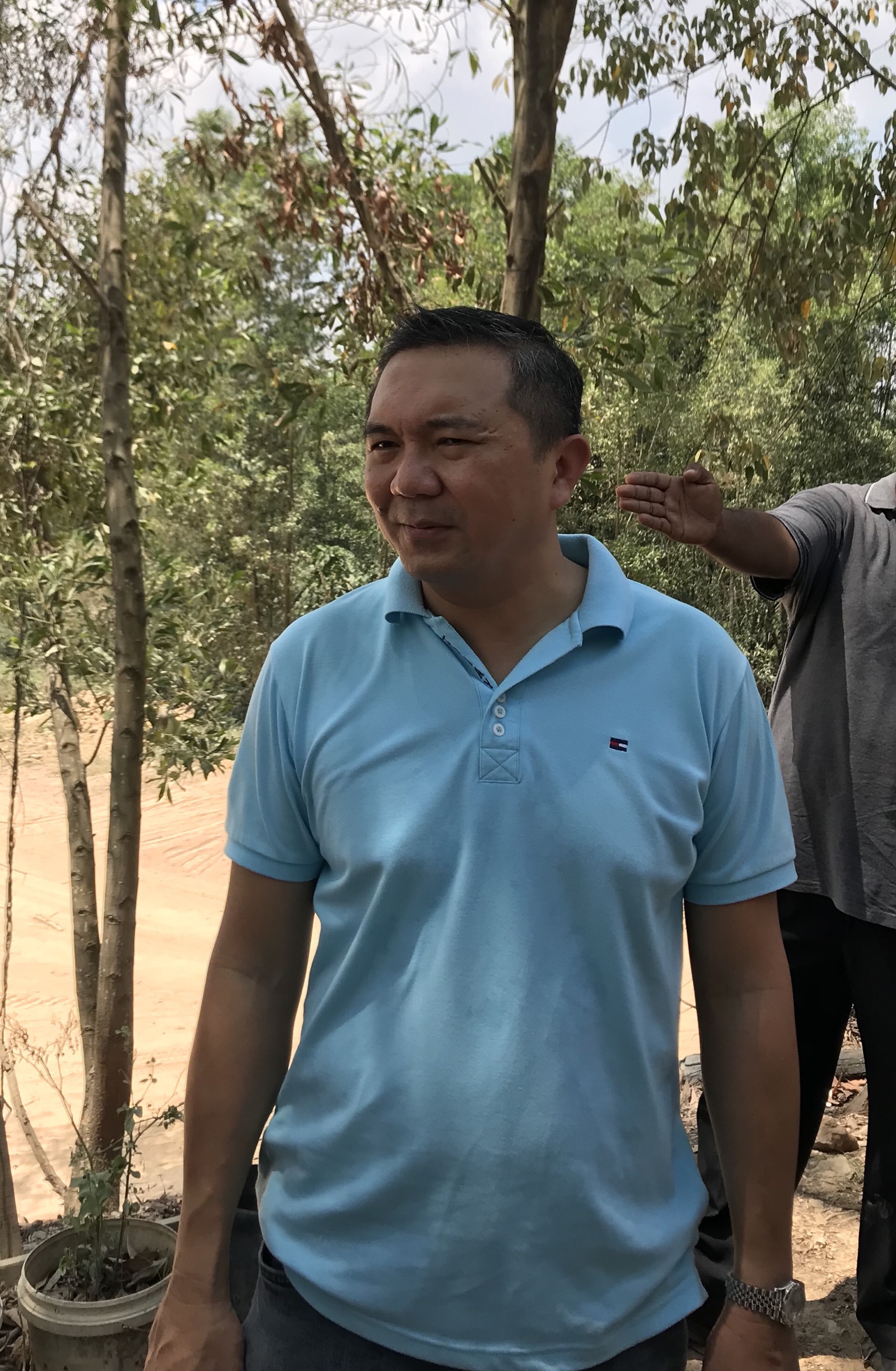 Didenda RM25,000 buang sampah dalam kolam