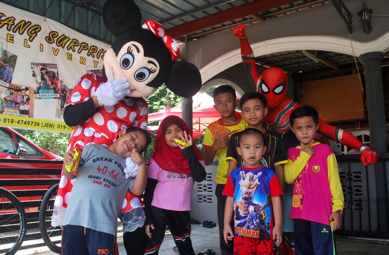 Guna kostum animasi jana pendapatan lumayan