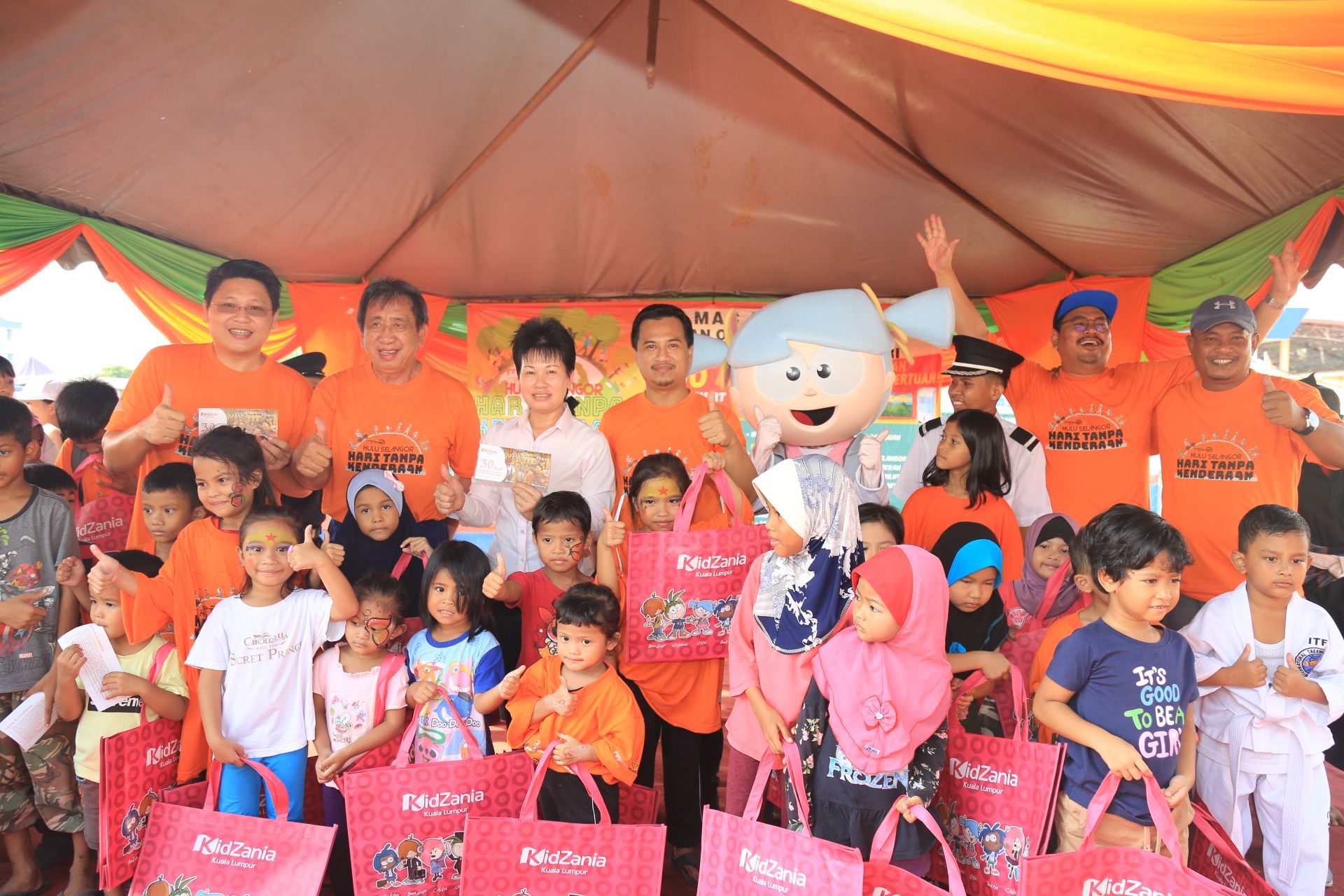 "Plogging" daya tarikan terbaharu Hari Tanpa Kenderaan MDHS