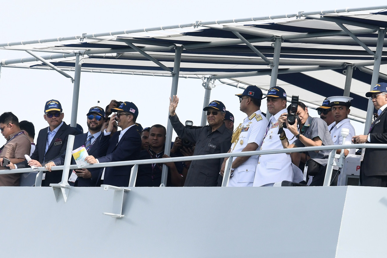 LIMA'19: 40 kapal canggih berkampung di perairan Langkawi