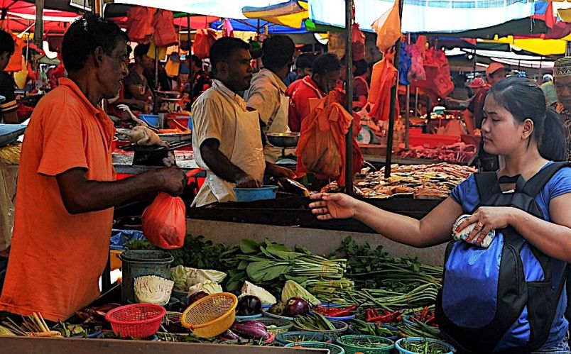 Kerajaan Negeri garis dua fasa tangani peniaga warga asing