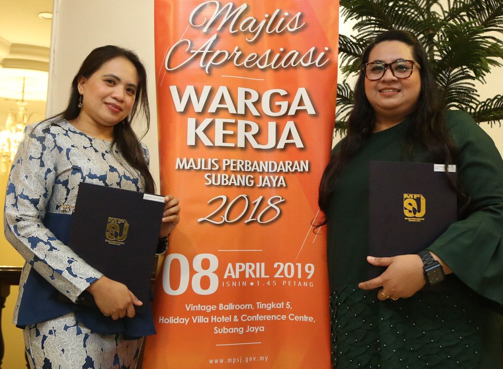 致敬无名英雄：姐妹花齐获优秀员工奖