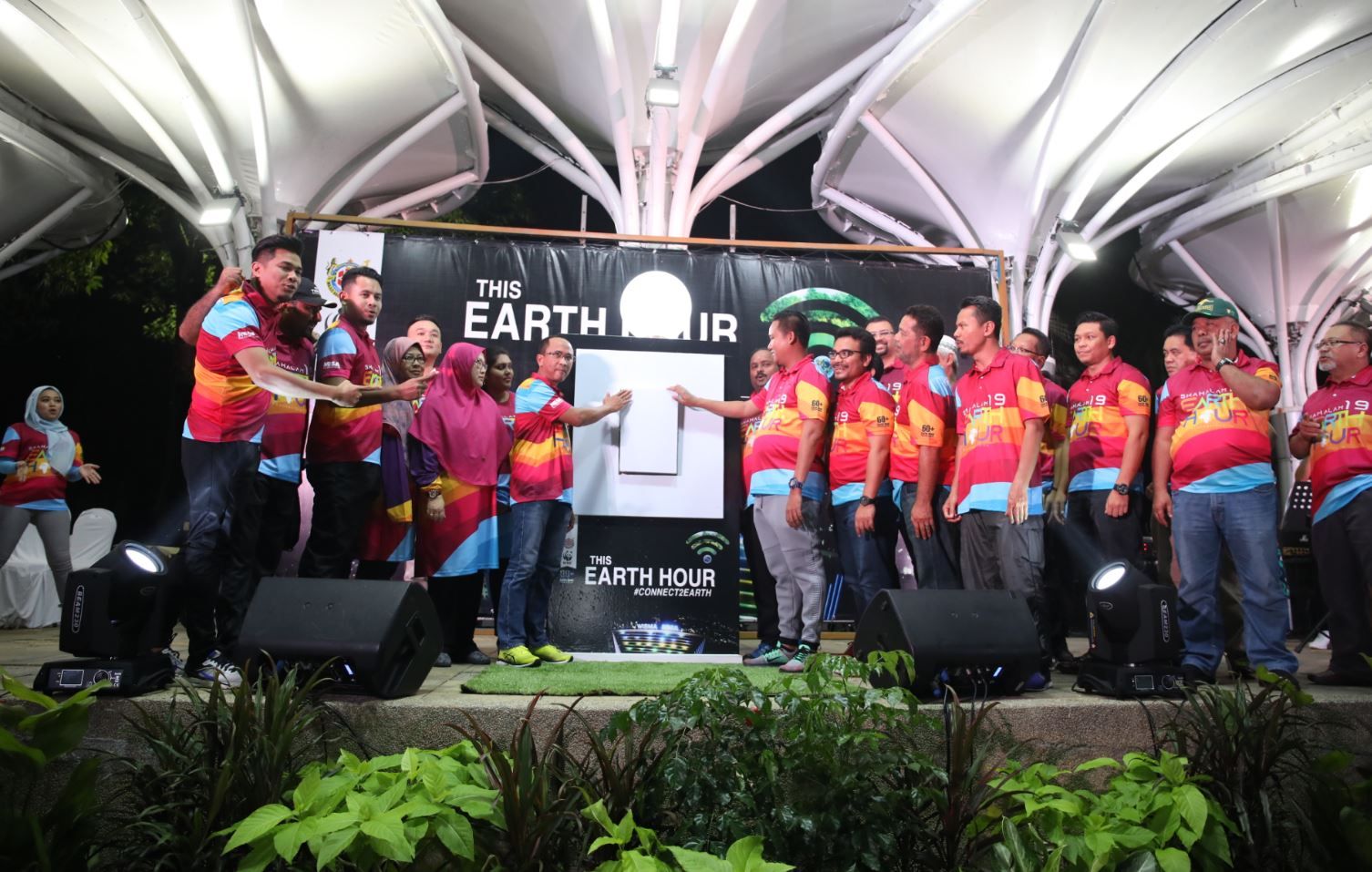 Selamatkan bumi: MBSA edar 100 beg kitar semula