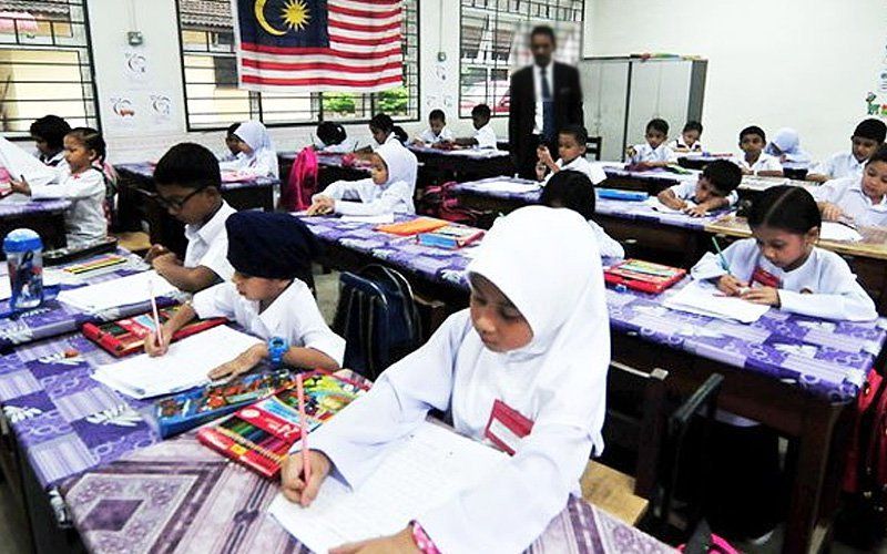 Retired Teacher Develops Modules to Improve English Proficiency