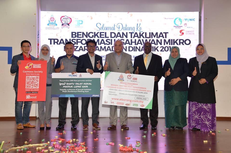 MBPJ, usahawan mikro sumbang juadah berbuka