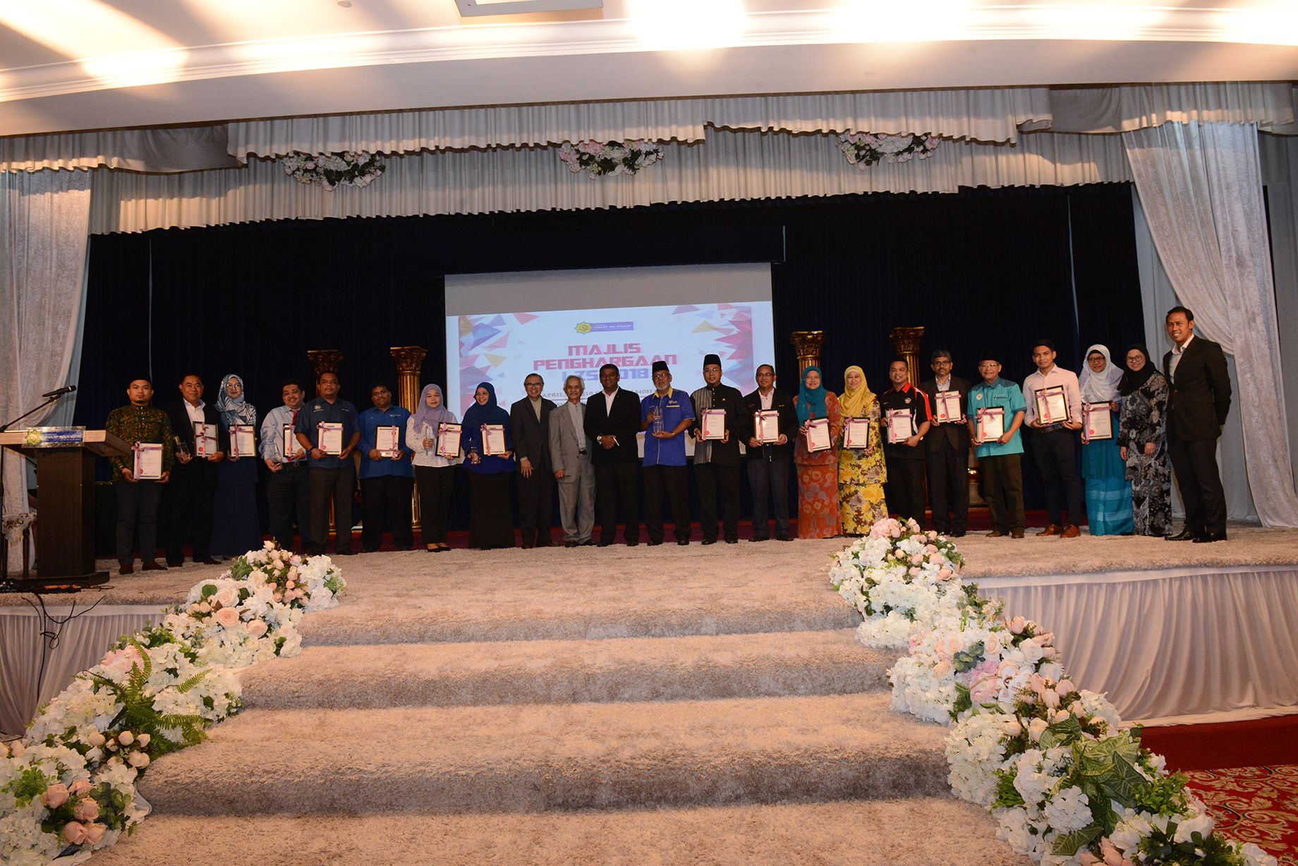 18 ejen zakat terima anugerah