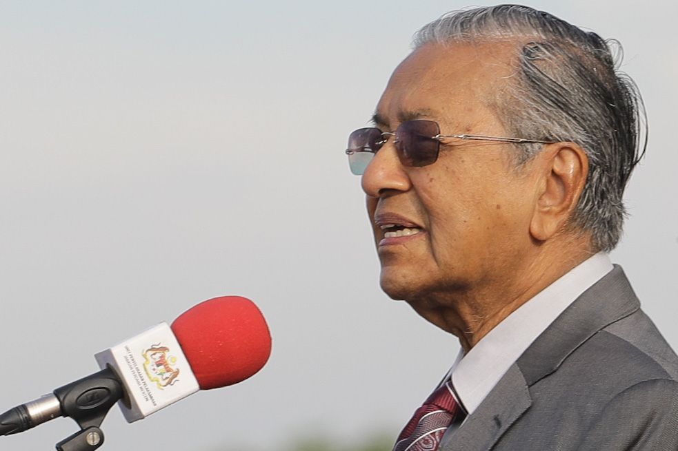 ஆசியான் உச்சநிலை மாநாட்டிற்கு பின்னர் நாடு திரும்பினார் பிரதமர்