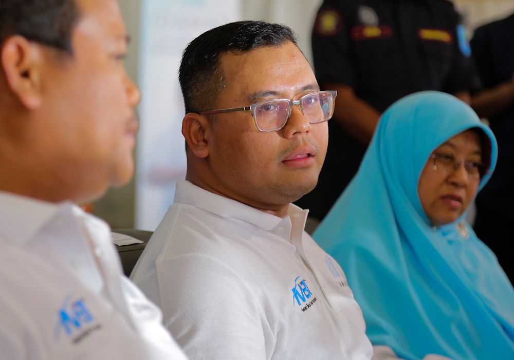 Selangor izin guna alat komunikasi dalam mesyuarat