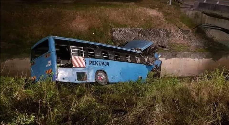 TERKINI: 11 maut bas pekerja jatuh longkang