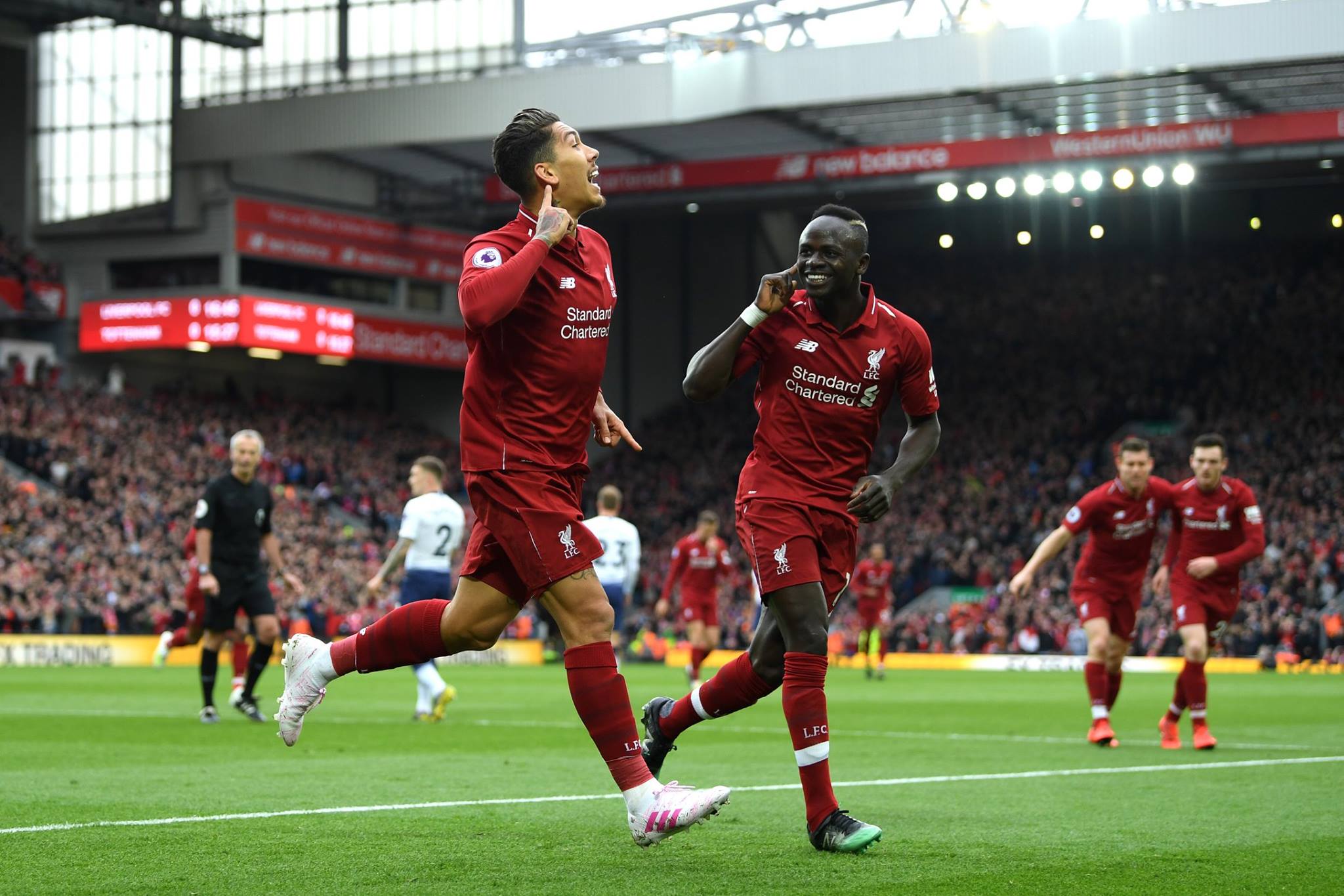 PL: Gol sendiri bantu Liverpool ke puncak liga