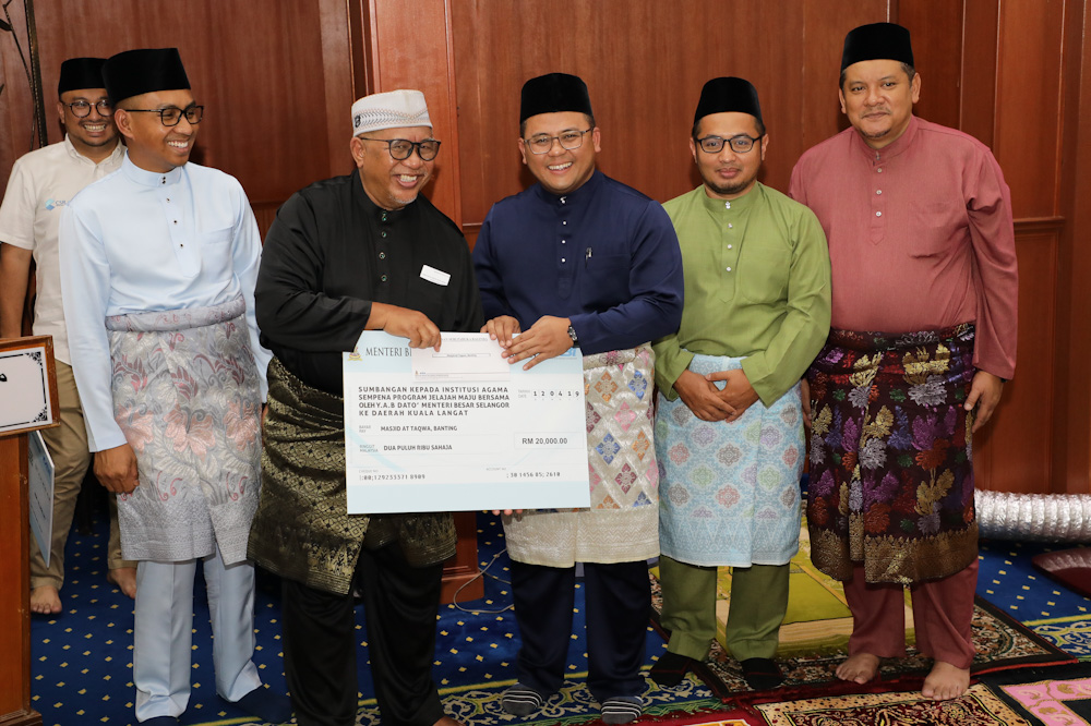 Kerajaan Negeri sumbang RM290,000 kepada institusi Islam Kuala Langat