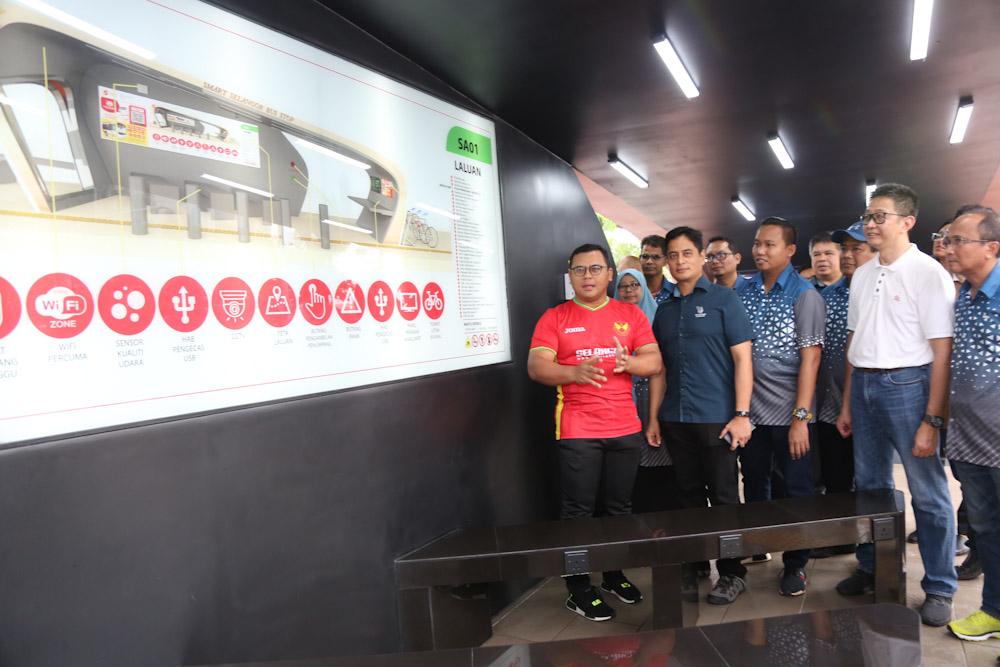 MB puji inisiatif MBSA sedia Smart Bus Stop