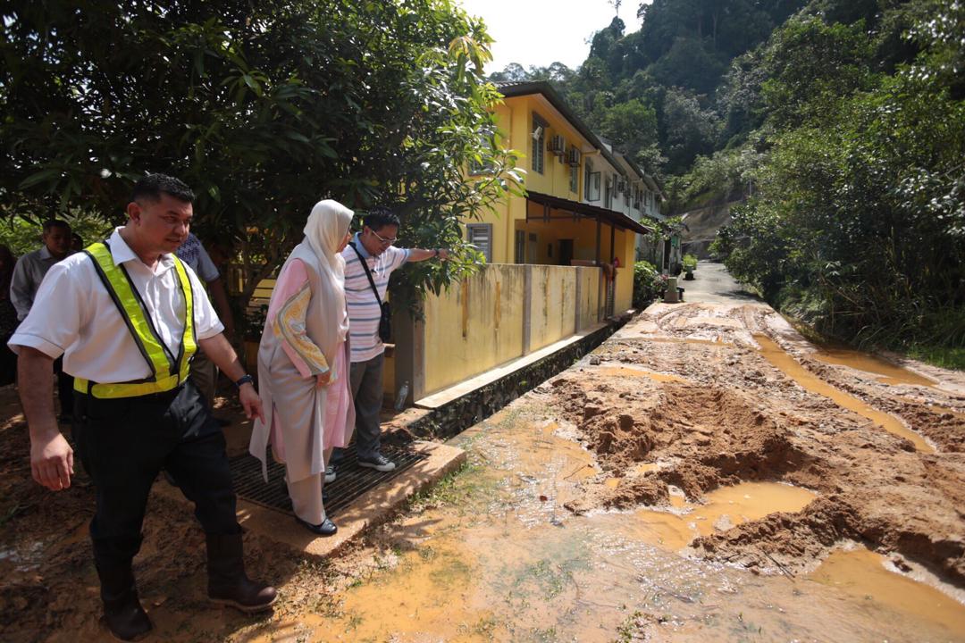 Zuraida tinjau kawasan terjejas banjir lumpur