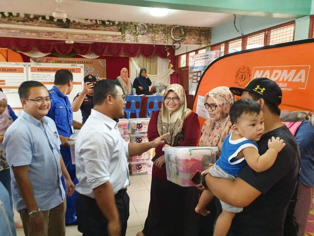 Flat retak: MB santuni mangsa, hulur bantuan asas