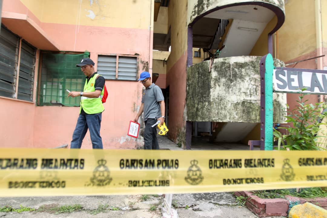 Flat retak: Penghuni bimbang kediaman roboh