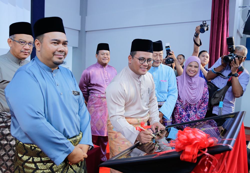MB rasmi Dewan Dato’ Penggawa Permatang Daerah Kuala Selangor