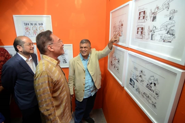 Anwar lancar pameran 202 karya Zunar di George Town