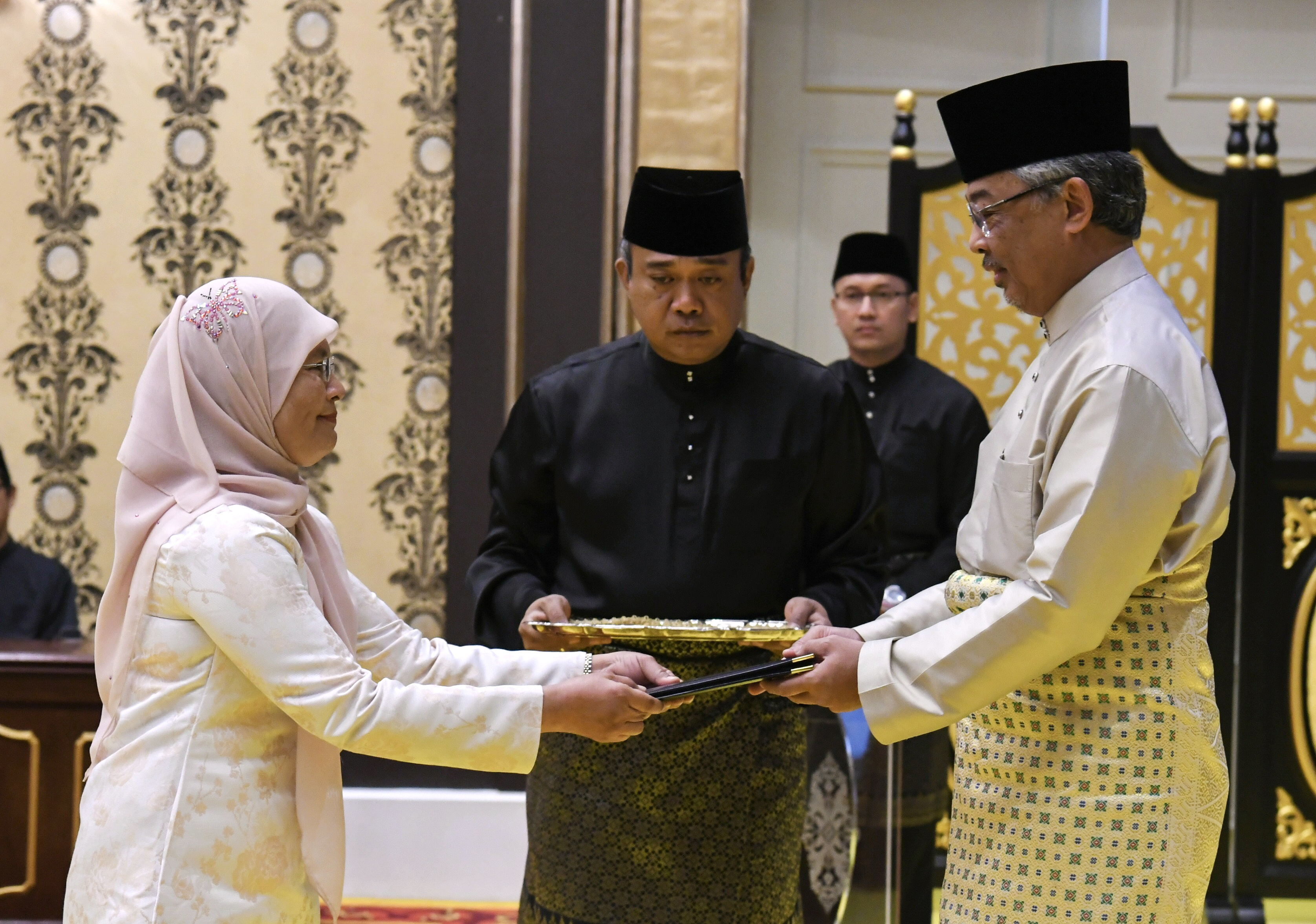 Tengku Maimun angkat sumpah Ketua Hakim Negara hadapan Agong