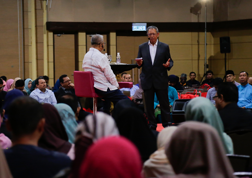 Pemimpin perlu terbuka dengar pandangan penjawat awam
