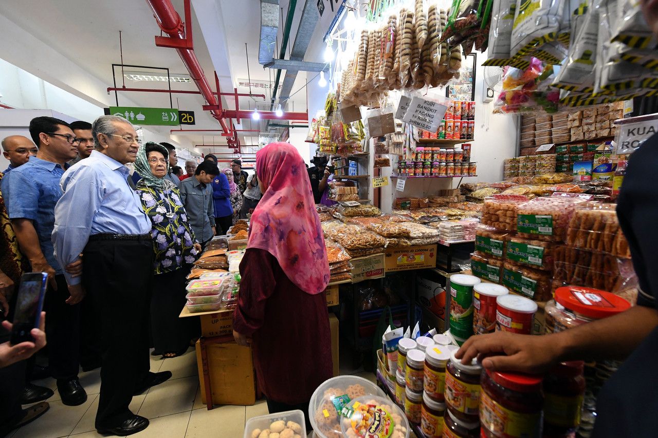 Kuih putu kacang, karas jadi pilihan PM dan isteri