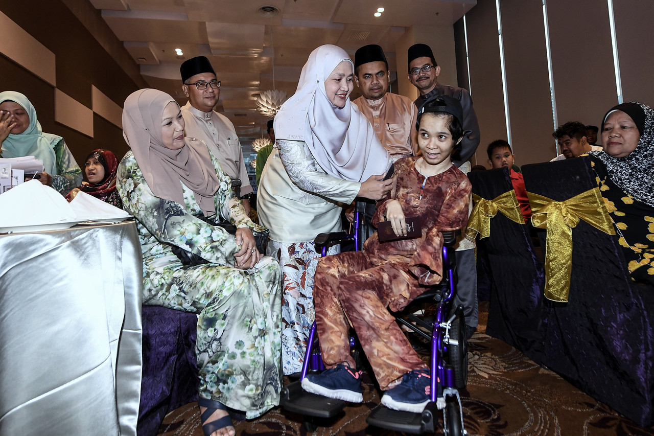 60 asnaf terima sumbangan sempena Aidilfitri