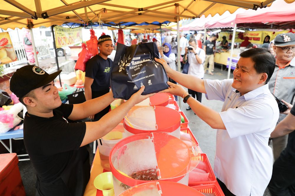 Selangor cadang ambil alih kutip caj beg plastik