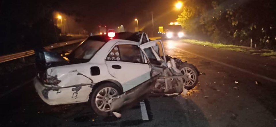 Lelaki maut tersepit, kereta bertembung bas ekspres