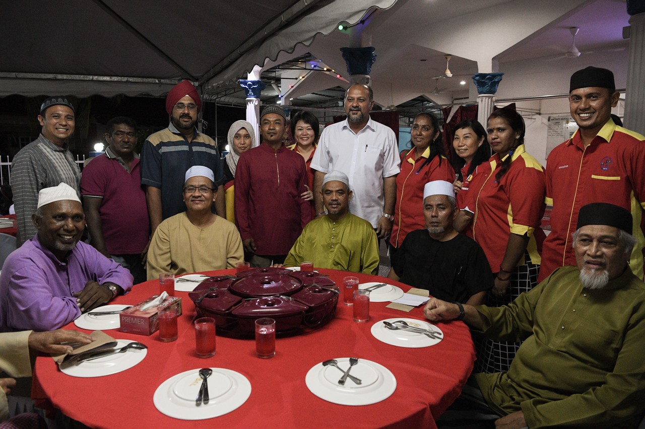 Surau dan masjid di Puchong terima sumbangan RM87,000