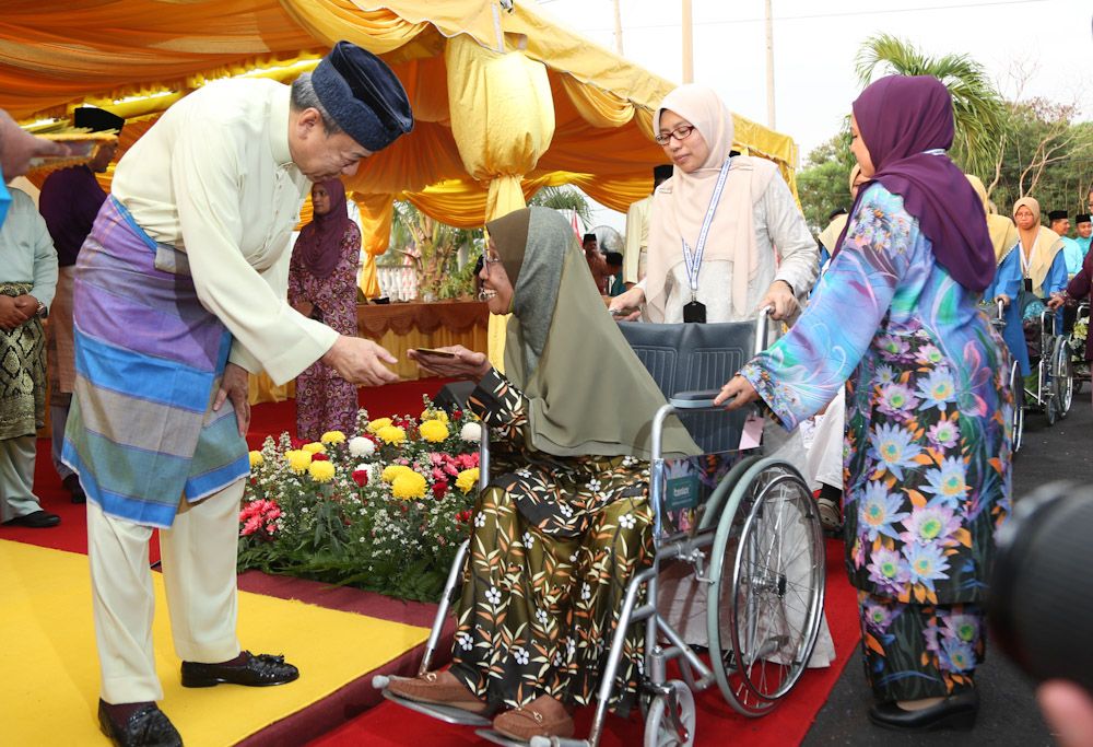 Asnaf gembira terima sumbangan Aidilfitri
