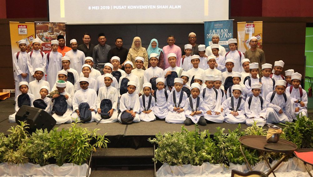 55 anak yatim dan asnaf terima sumbangan SACC Convec