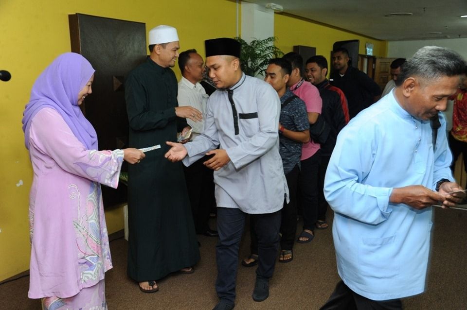 201 kakitangan MPSJ terima bantuan Ramadan