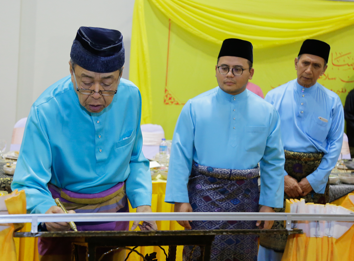 Sultan Selangor berkenan rasmi Masjid Kompleks Pertanian Serdang