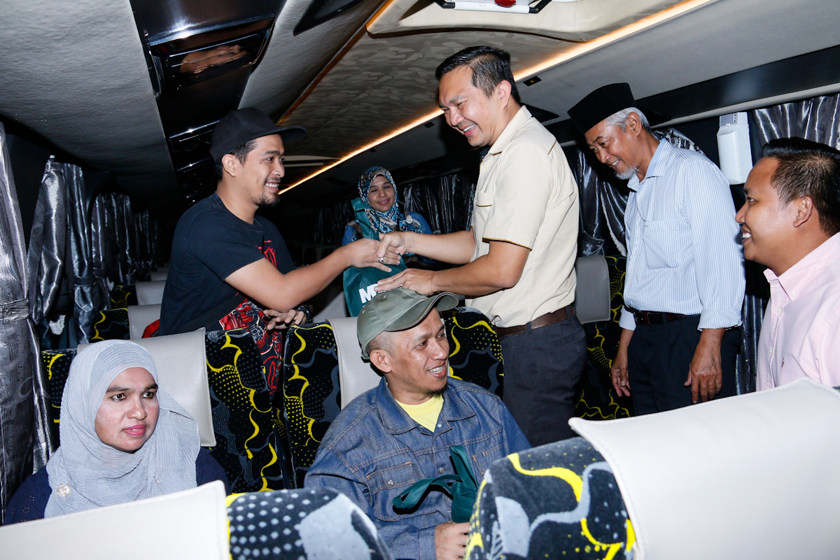 Bangunan parkir bertingkat tampung kenderaan di Terminal 17