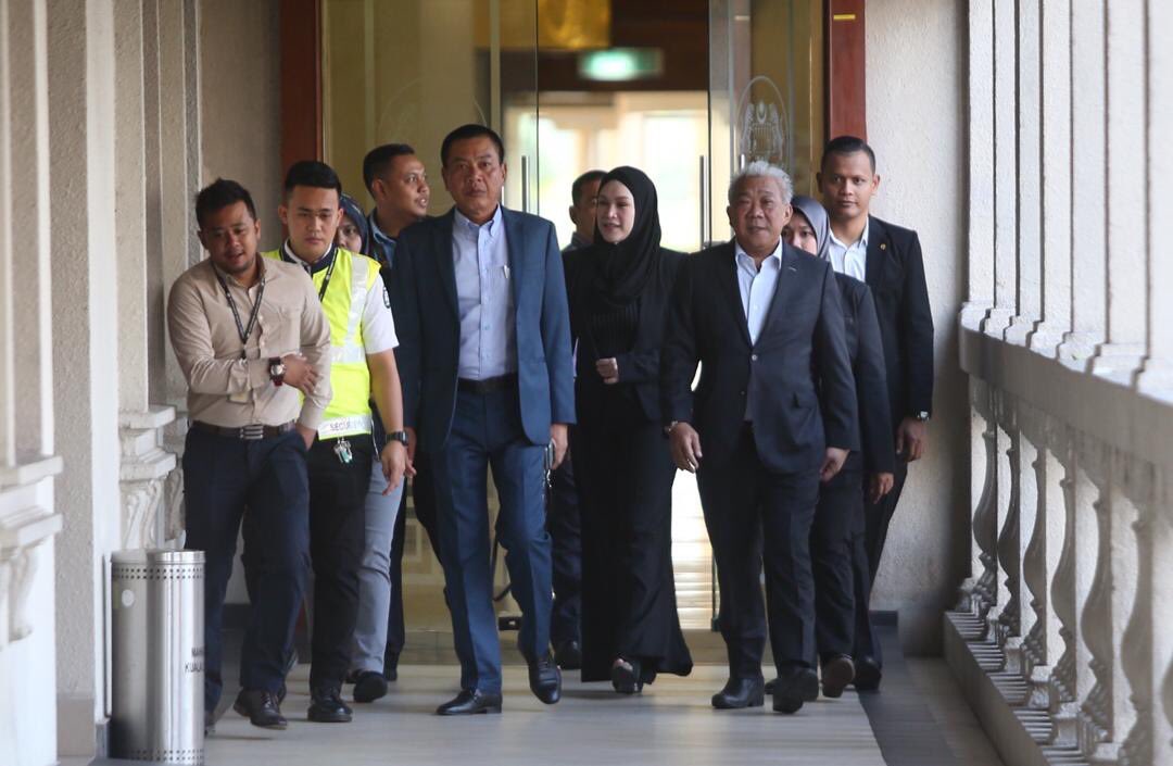 Zizie Izette didakawa bersubahat dengan Bung Moktar