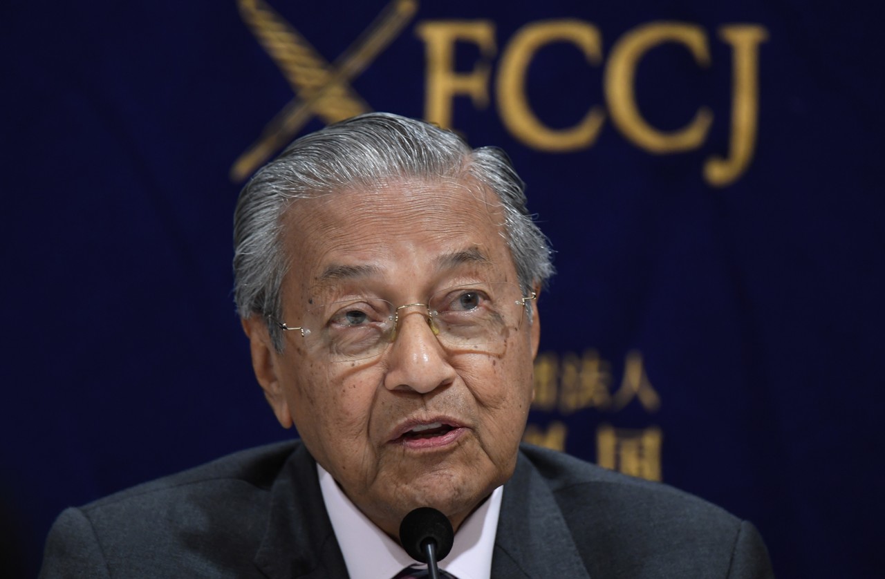 Tahan diri daripada tamak hingga lakukan rasuah - Dr Mahathir