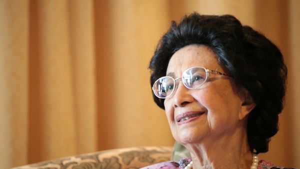 Siti Hasmah is Patron of Broadway's 'Phantom of the Opera'