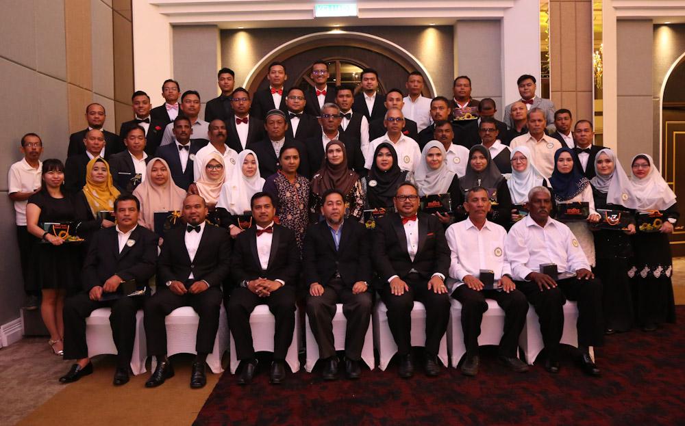 35 kakitangan MDHS terima APC