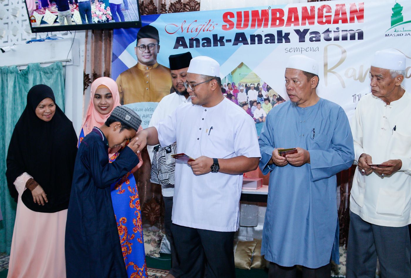 MB berkongsi kasih bersama anak yatim Sungai Tua