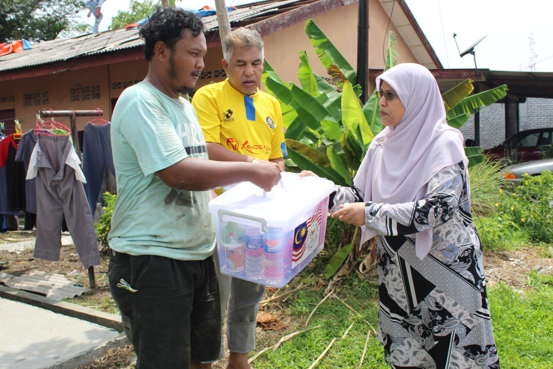 ADN Batu Tiga lawat mangsa ribut