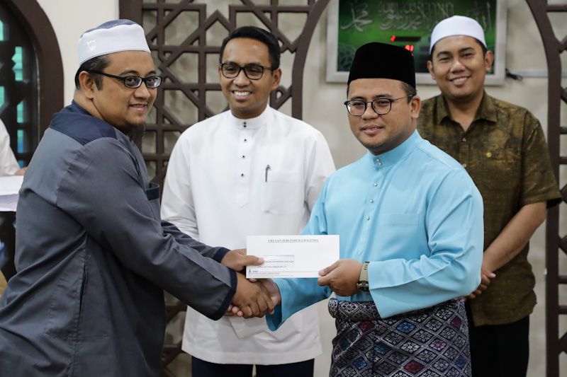 MB sampaikan sumbangan Ihya Ramadan RM77,500