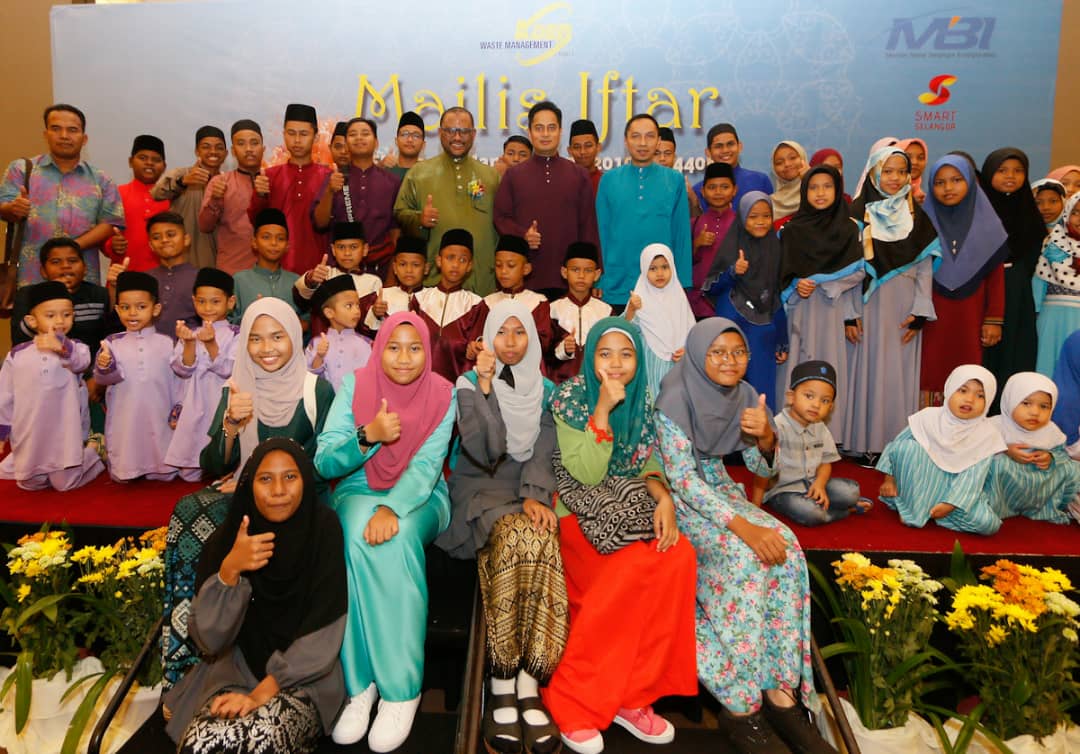 KDEBWM rai 800 kakitangan sempena Ramadan