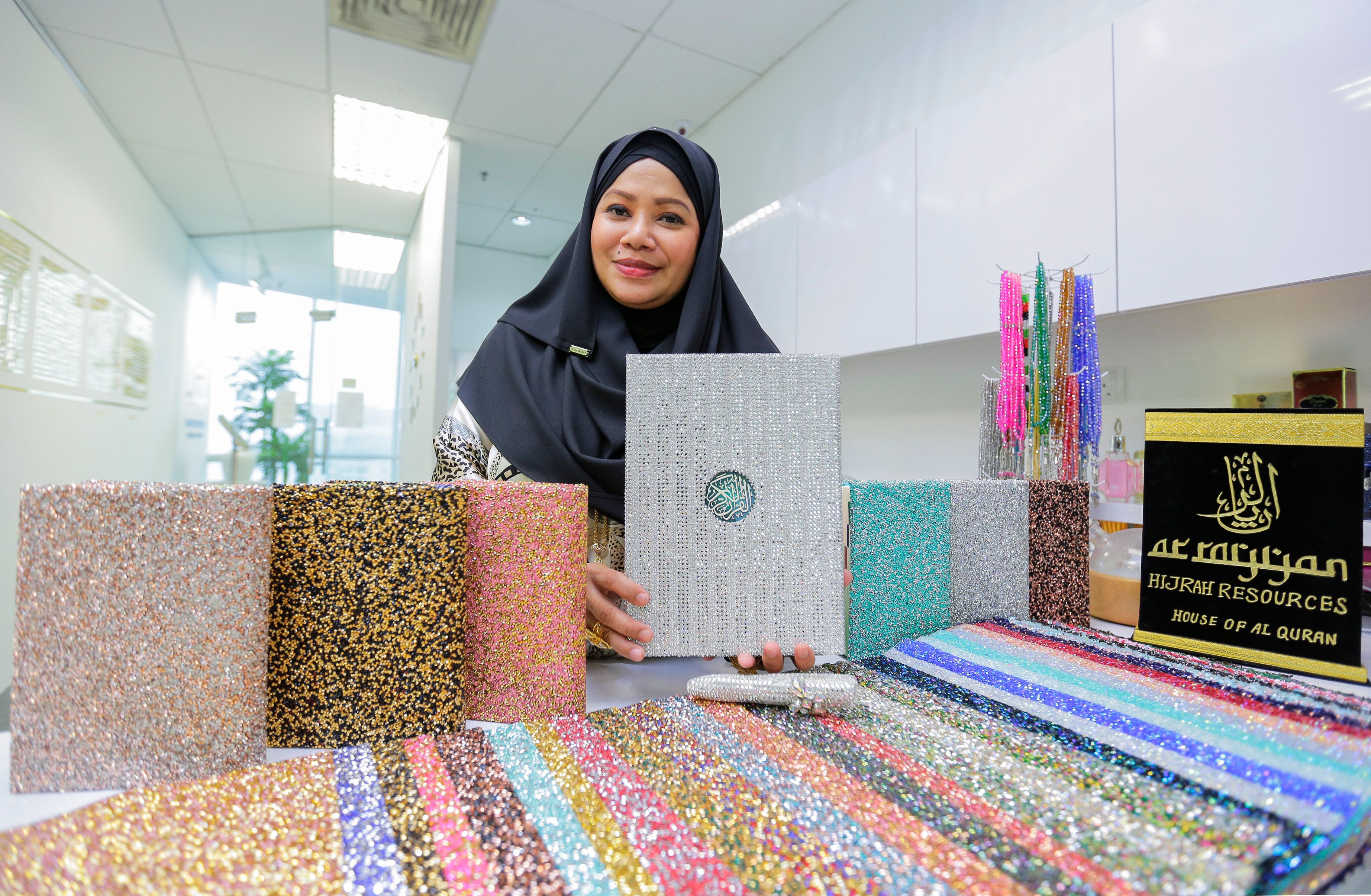 Al-Quran unik tawar pelbagai jenis reka bentuk, warna