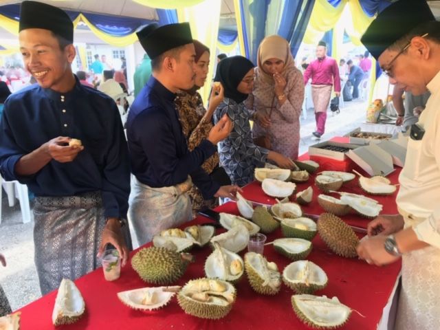 MDKL jamu 2,000 kilogram durian ketika jamuan Aidilfitri