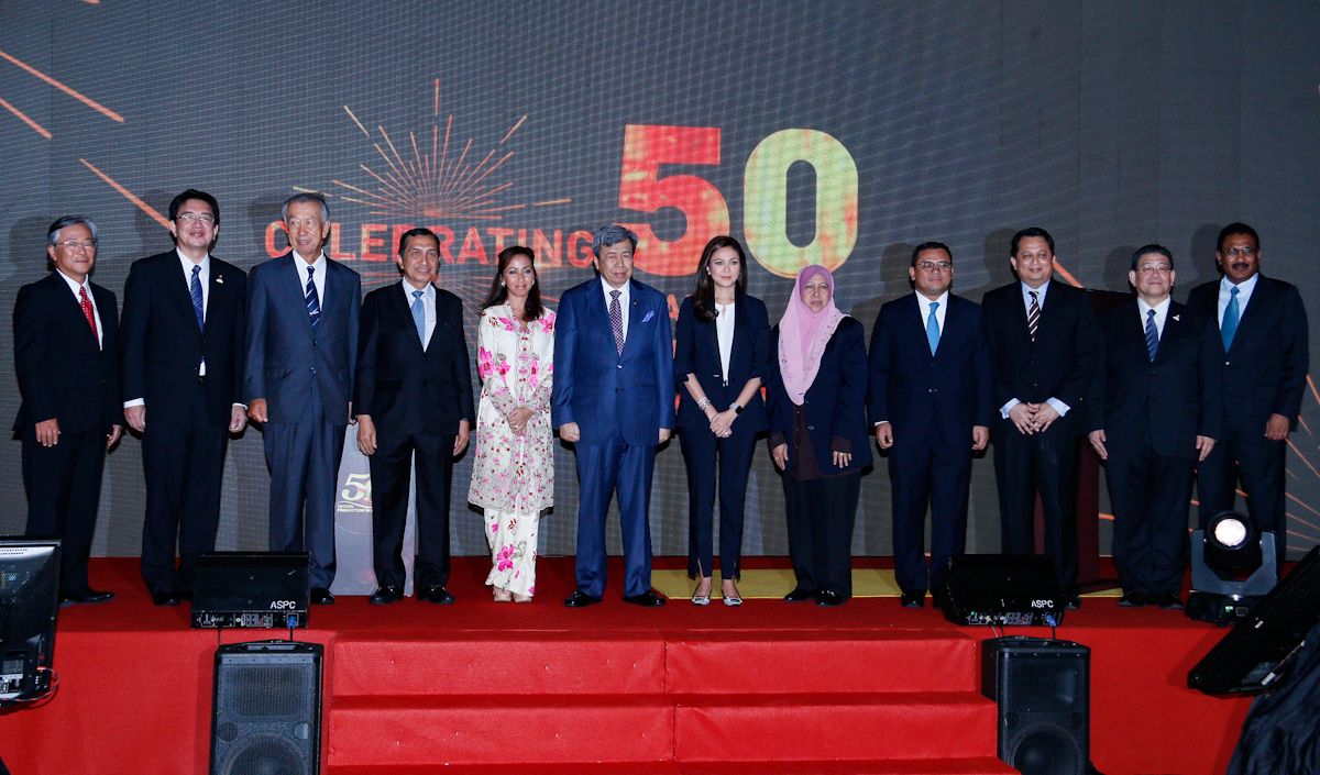 Sultan Selangor berkenan rai 50 tahun Toyota di Malaysia