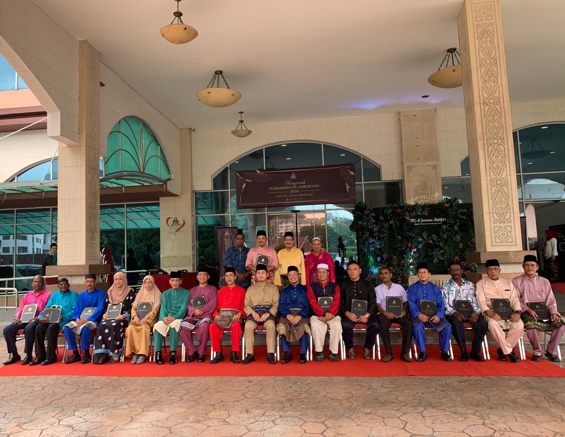 Tidak mengalah walau ditohmah ketika bertugas