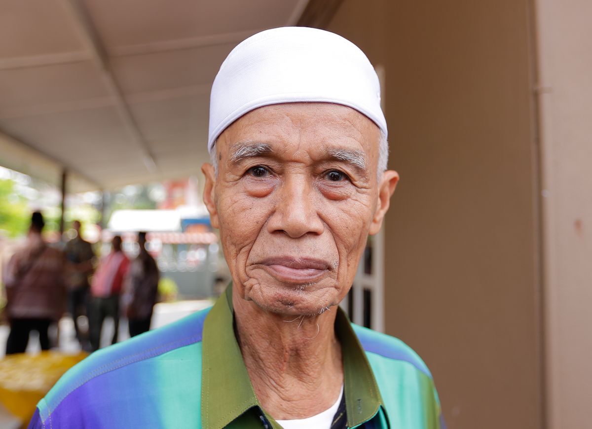 Ketua kampung teruja beraya bersama MB