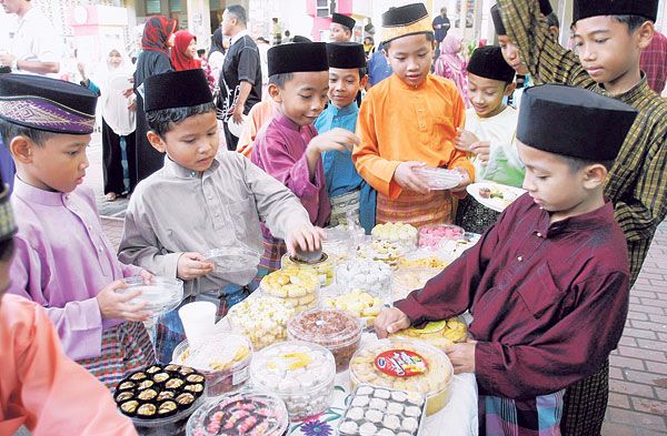 开斋节SOP出炉:允许亲友拜访及茶会 确诊者.有症状者禁出席活动