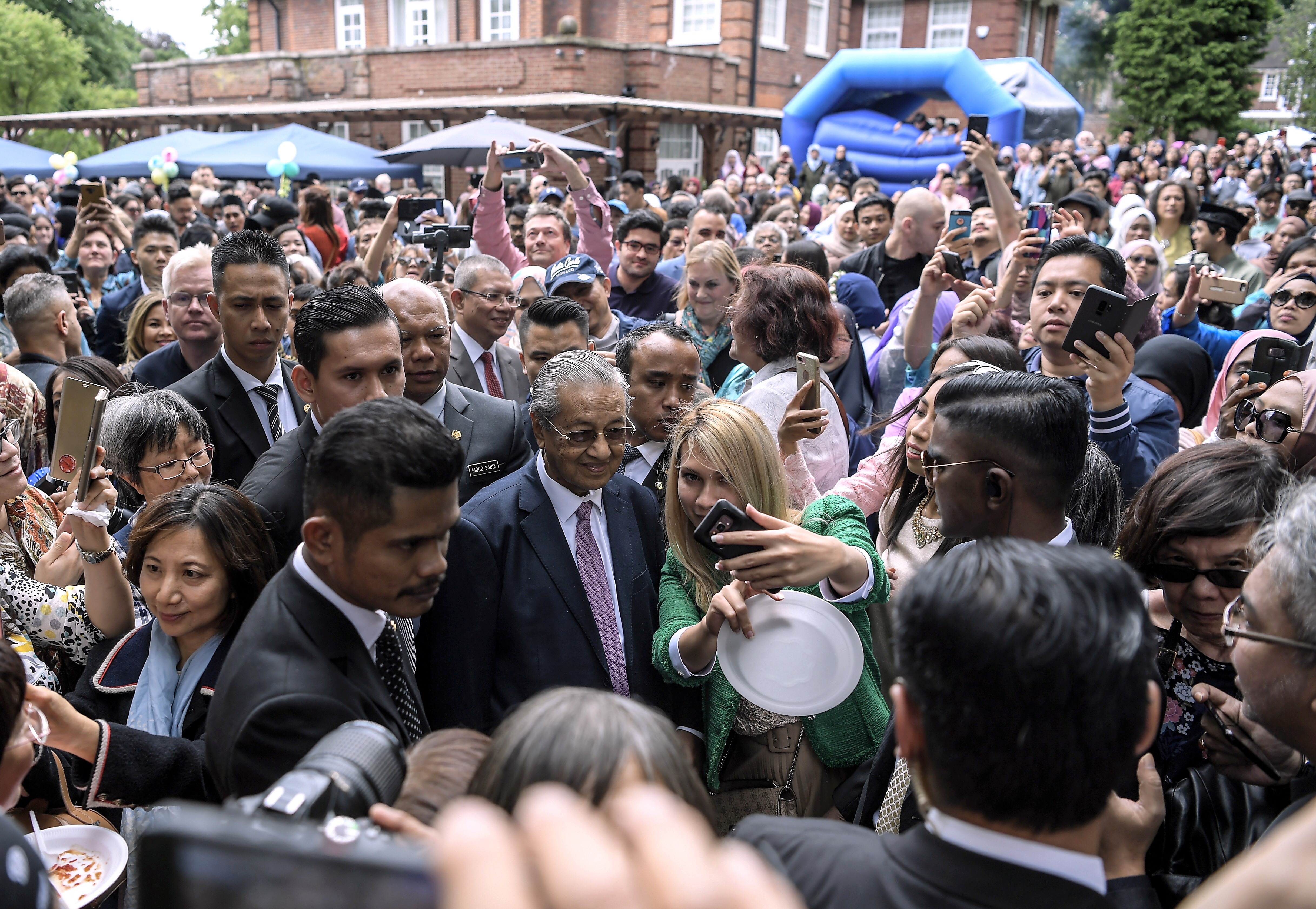 Dr Mahathir serikan sambutan Aidilfitri di London
